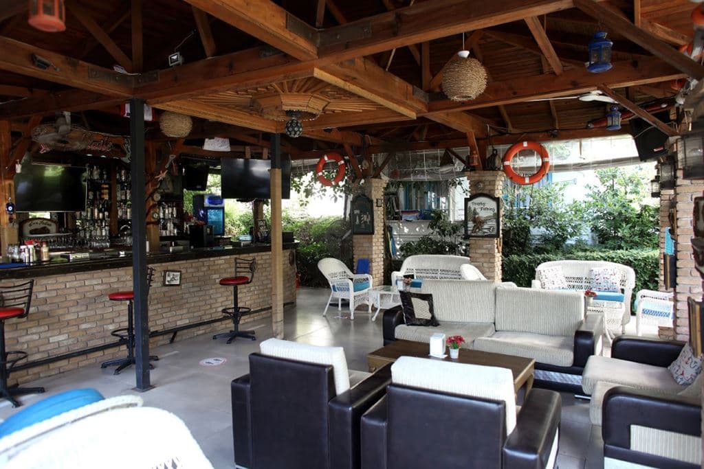 bars-garden-bar