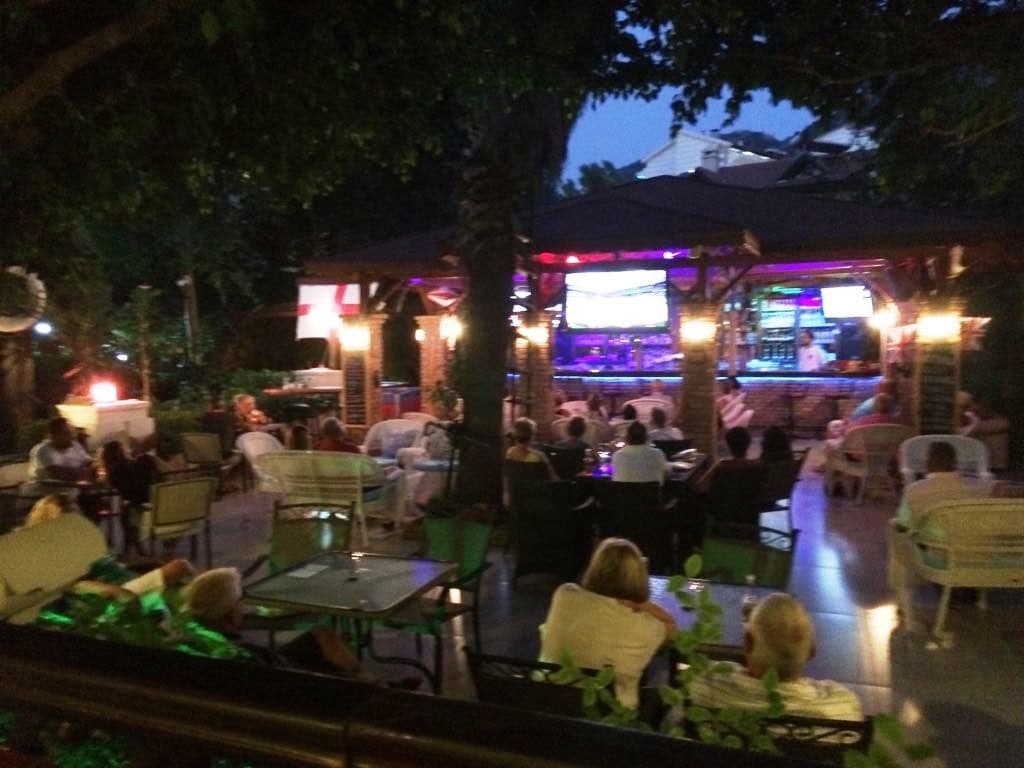 bars-garden-bar