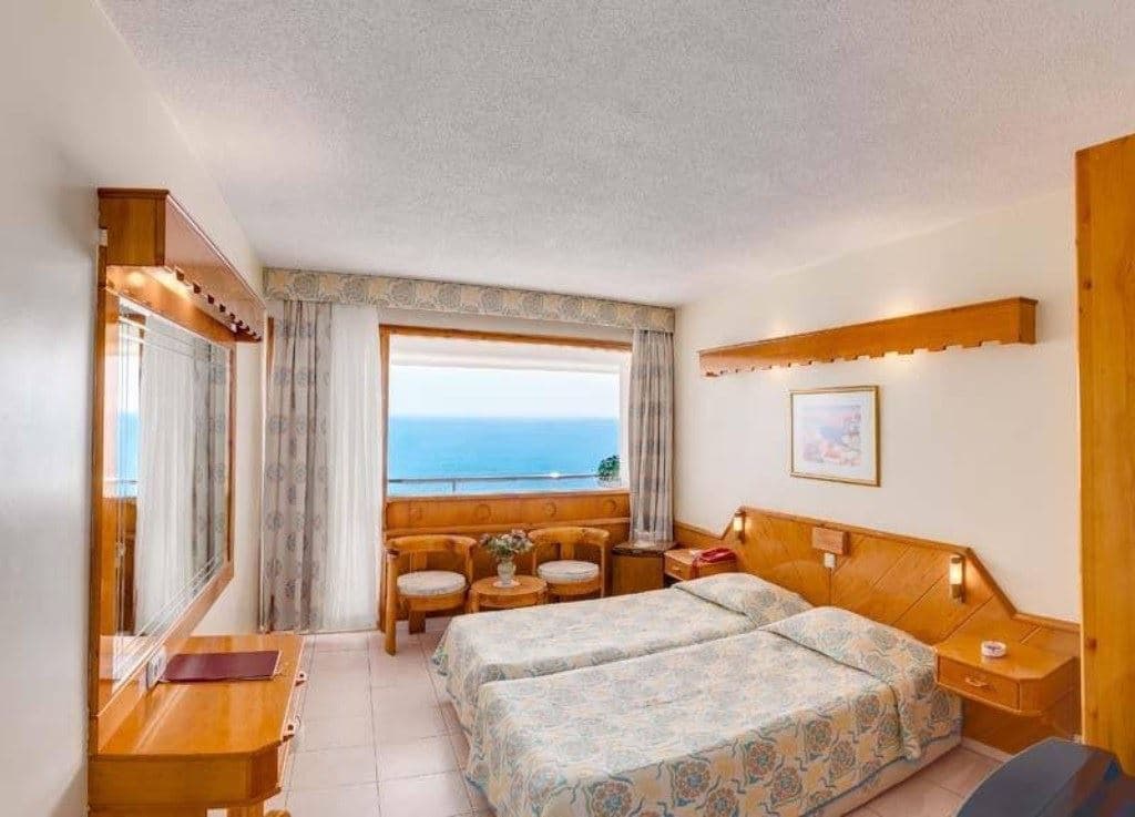 rooms-a-blok-standart-room-sea-view