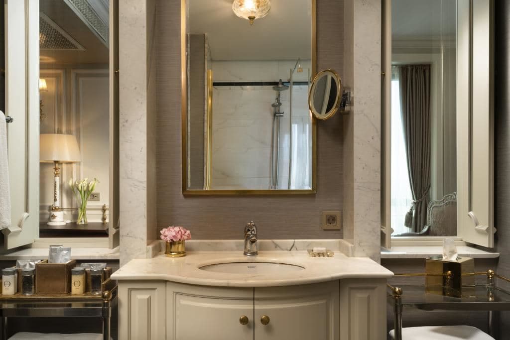 rooms-deluxe-room