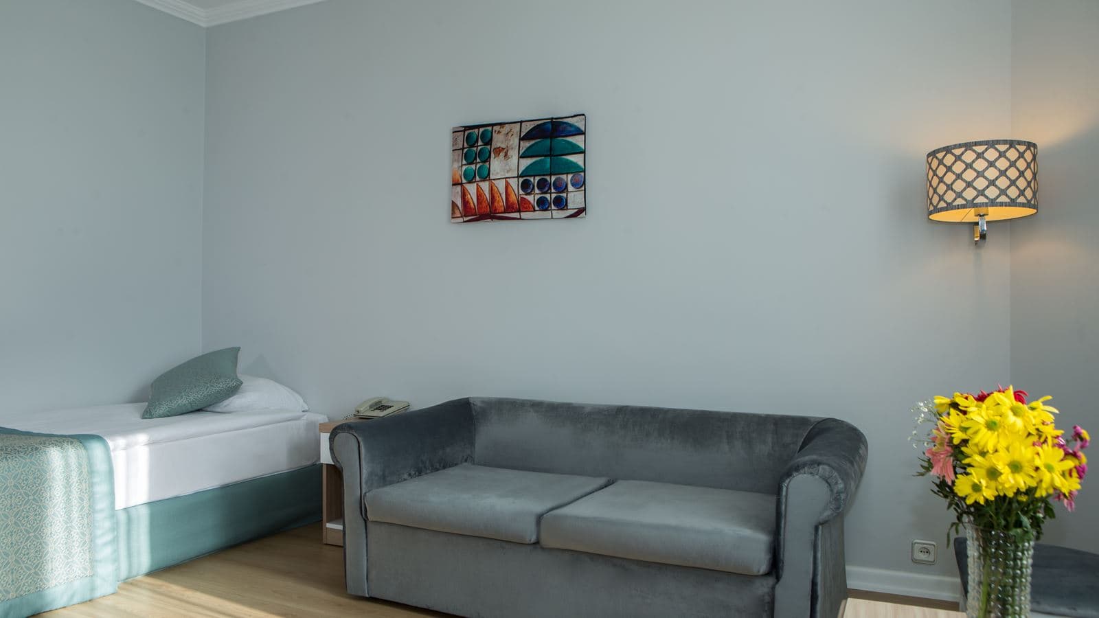 rooms-corner-suit