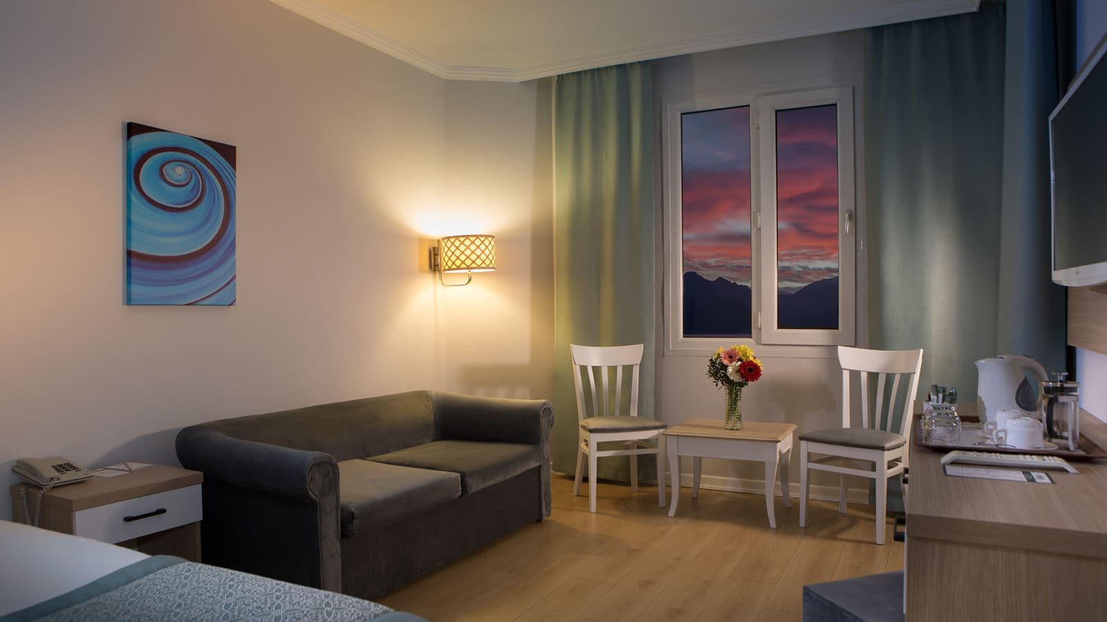 rooms-corner-suit
