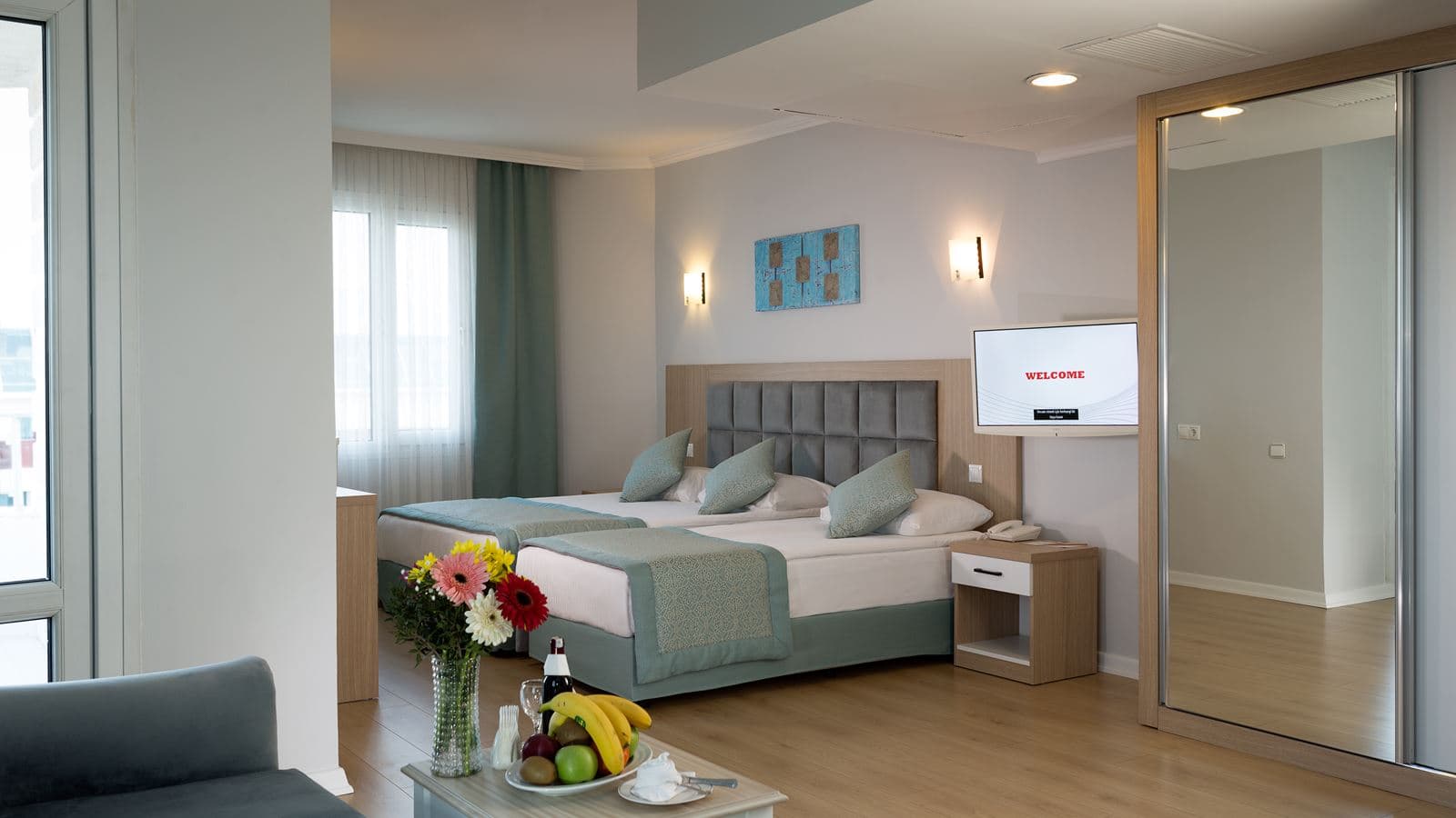 rooms-studio-suit