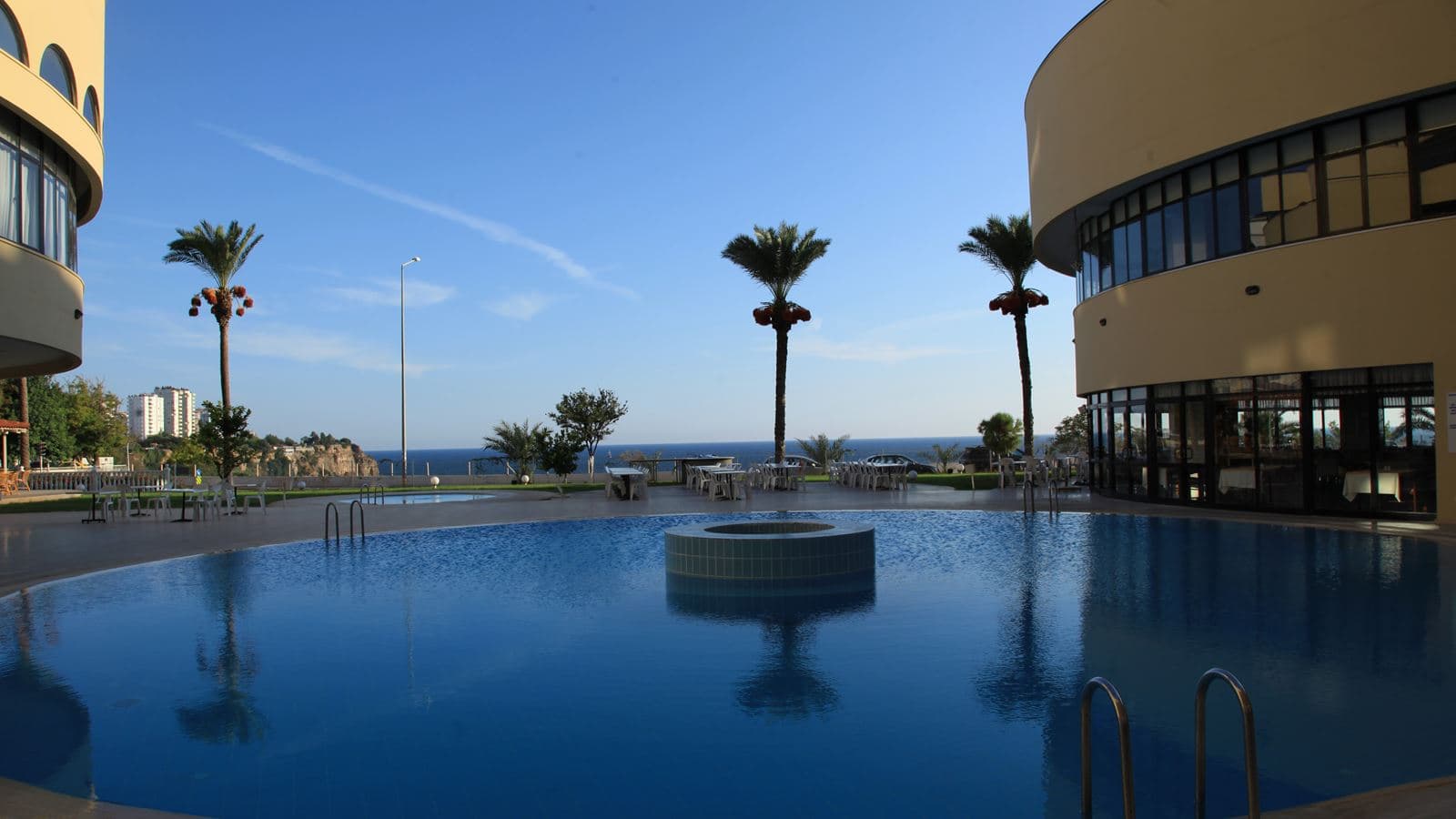 pools-outdoor-pool