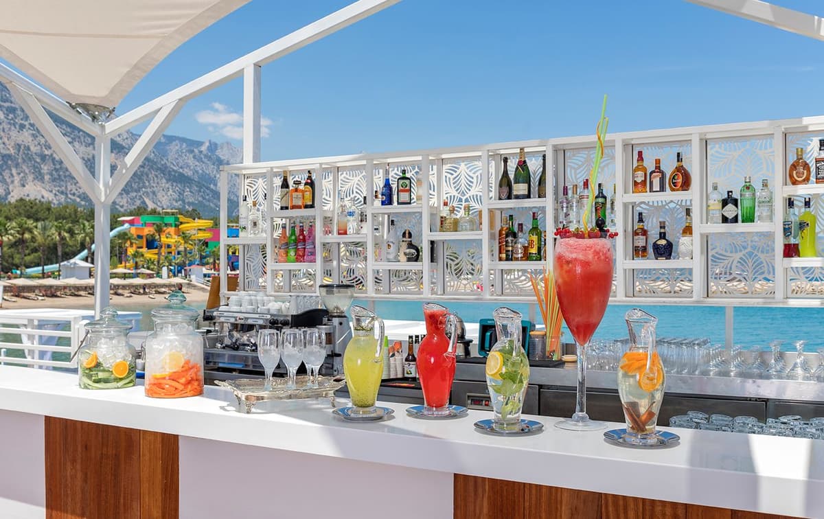 Diamond Pier Bar, Rixos Sungate