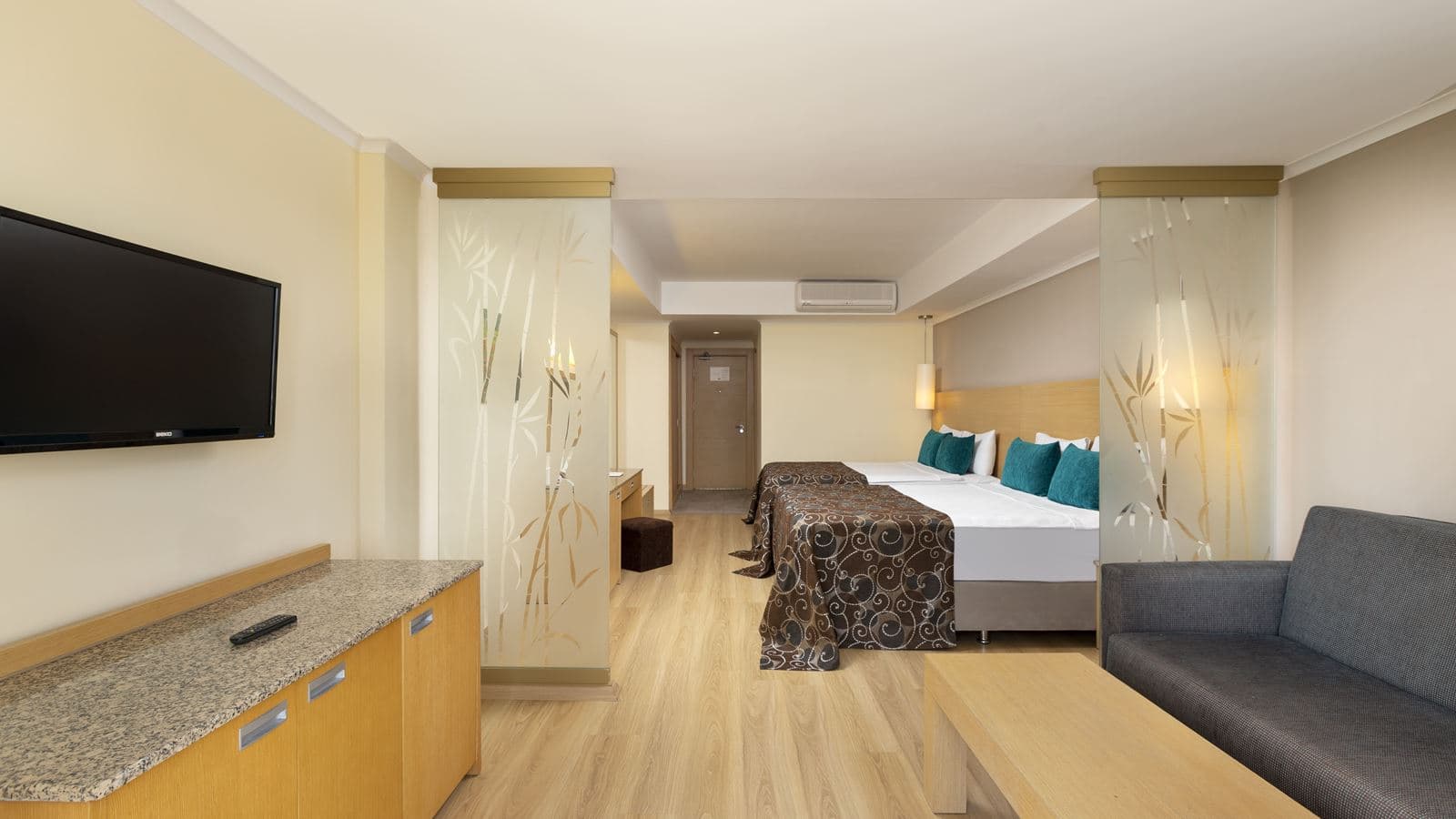 rooms-superior-room