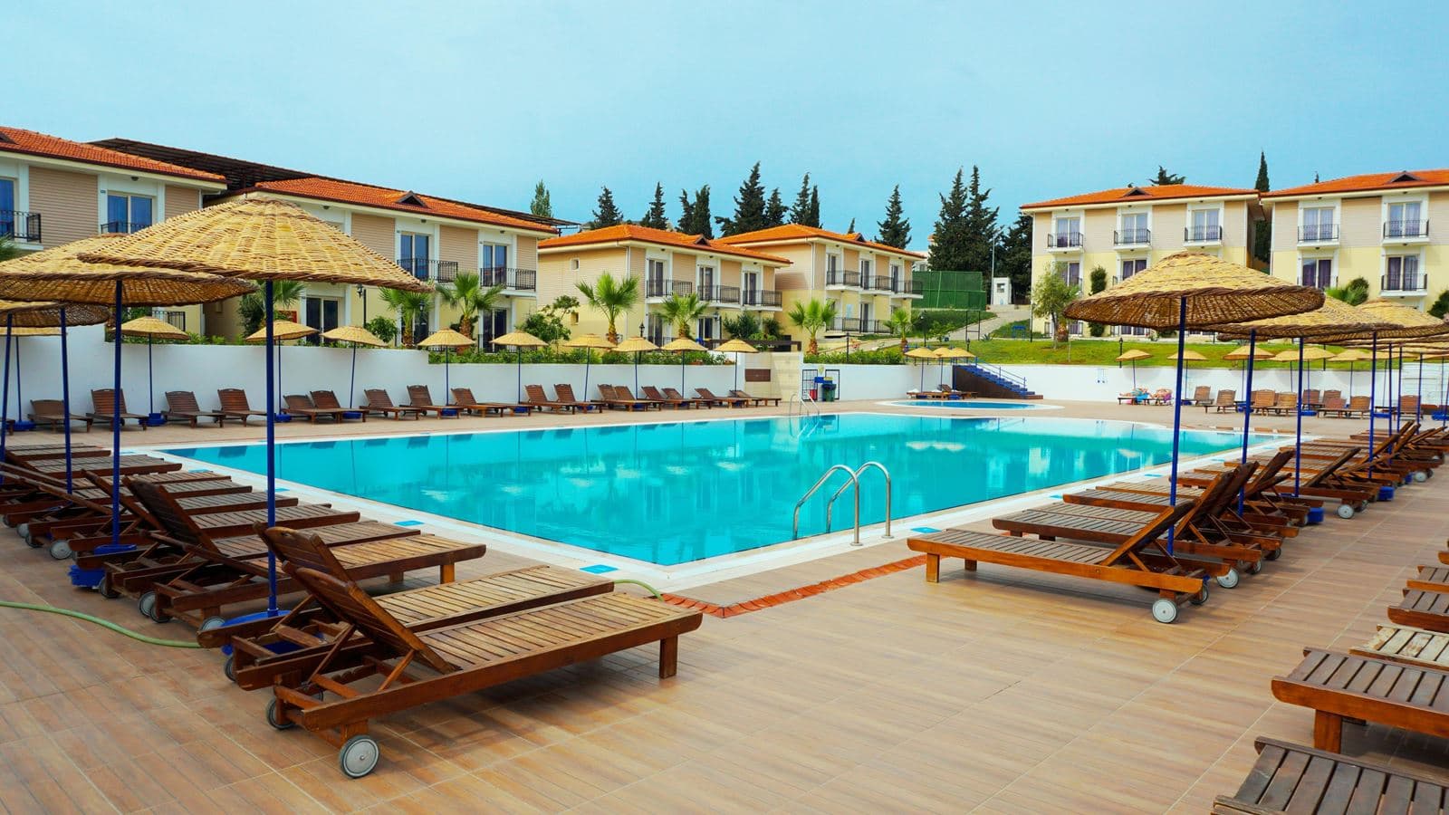 pools-outdoor-pool
