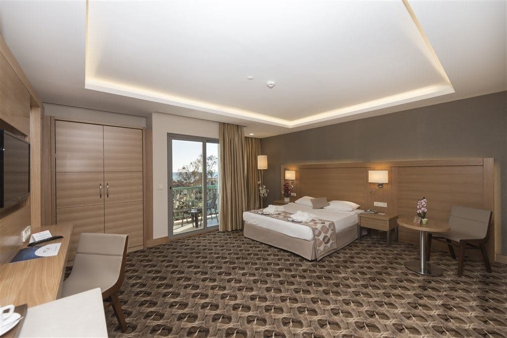 rooms-standard-room-land-view