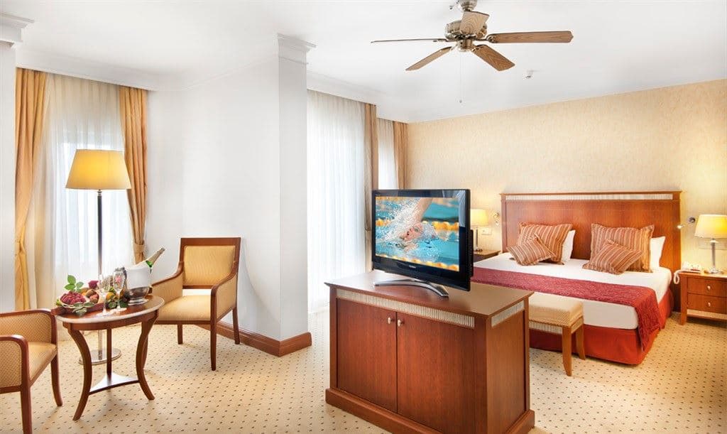 rooms-deluxe-room-sea-view