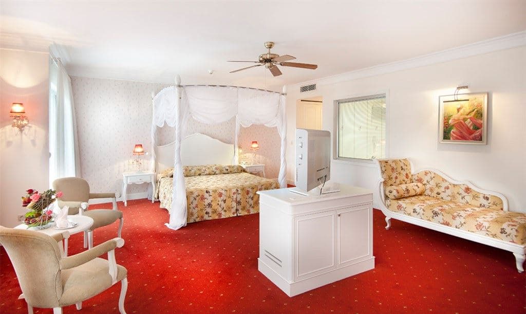 rooms-honeymoon-deluxe-suite