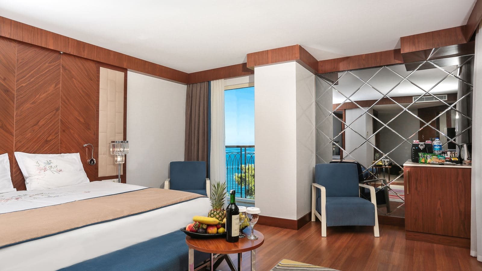 rooms-corner-suite