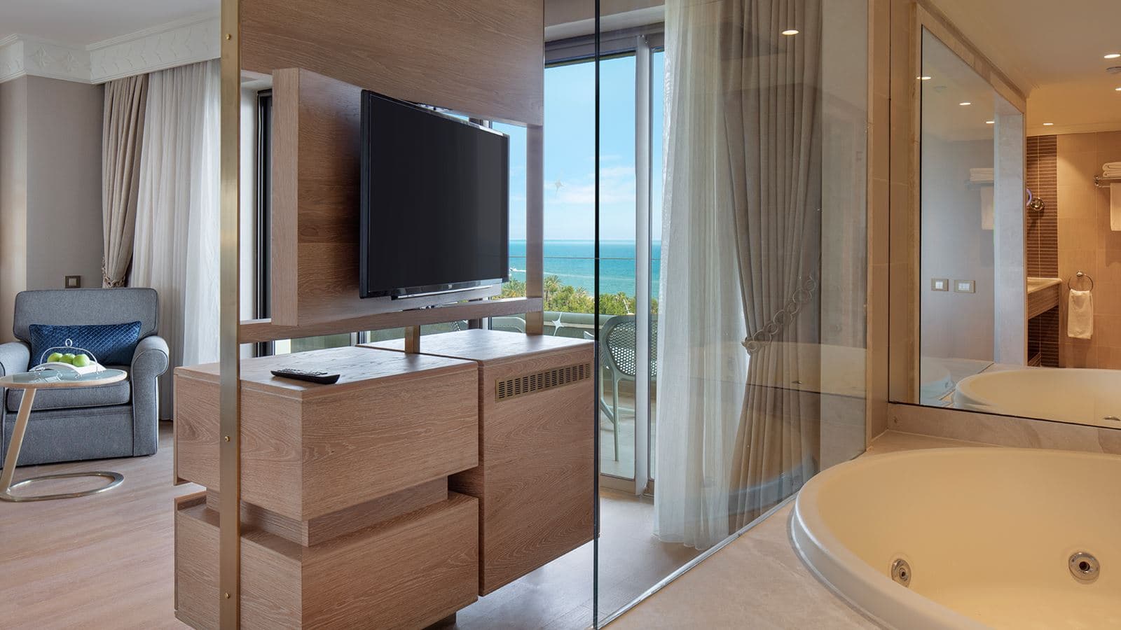 rooms-deluxe-suite