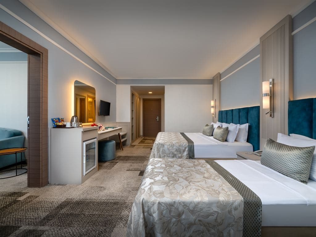 rooms-main-building-family-room