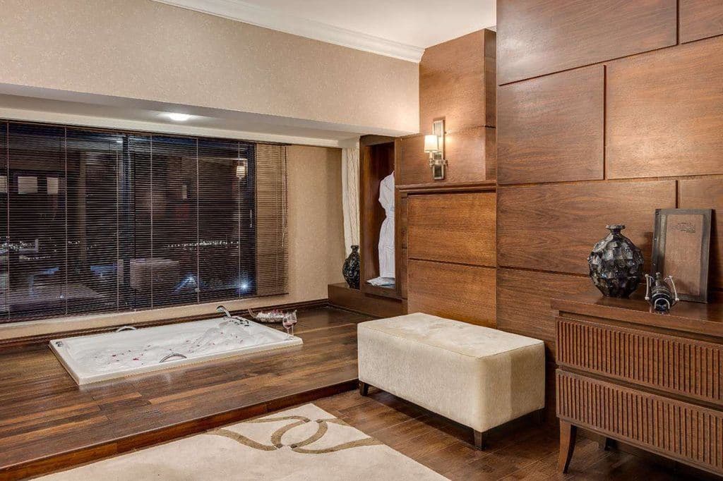 rooms-king-suite