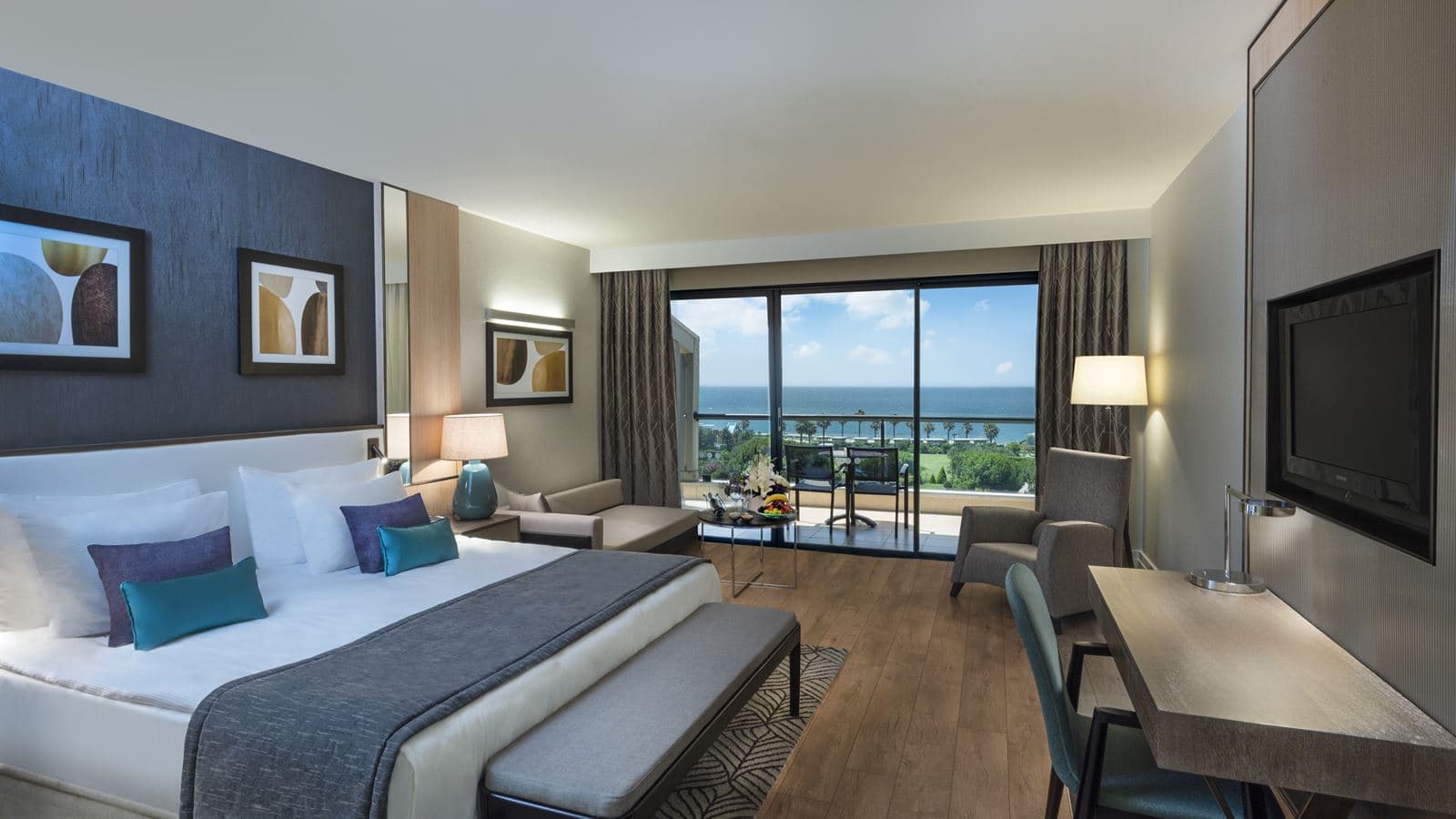 rooms-deluxe-room-sea-view