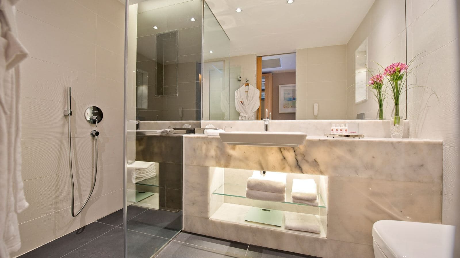 rooms-v-casual-city-view-room
