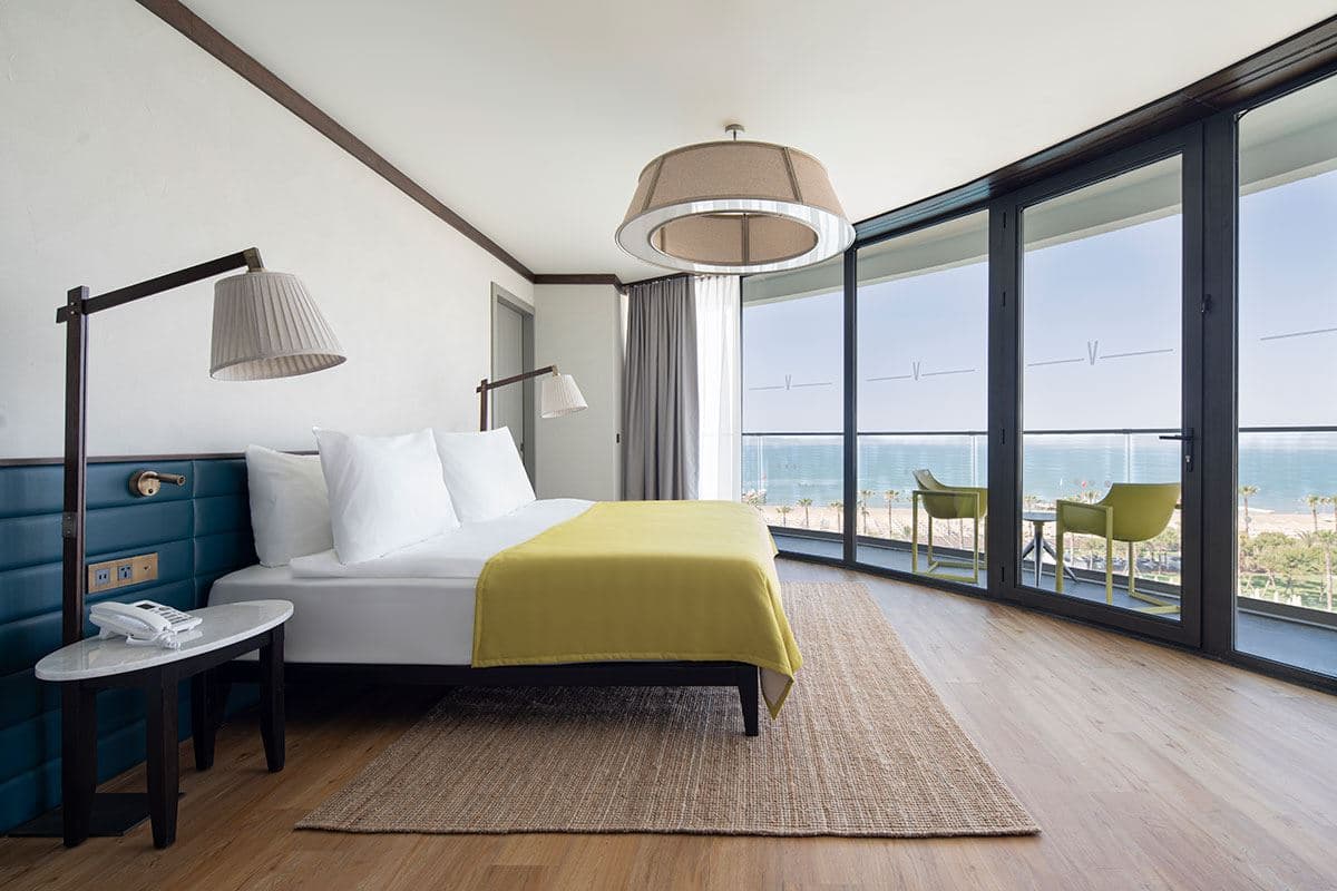 rooms-main-building-family-side-sea
