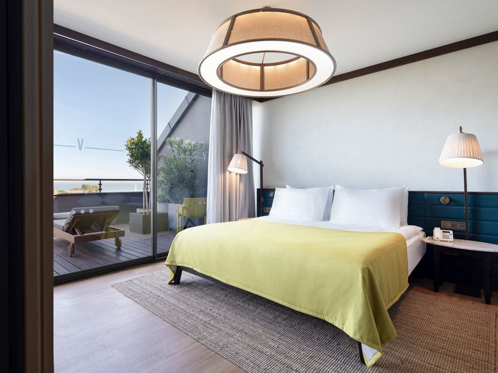 rooms-deluxe-room