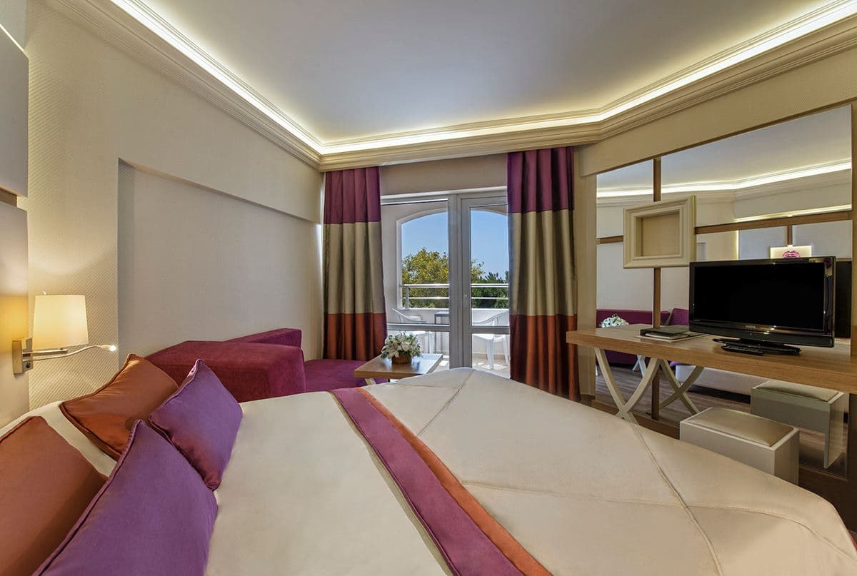 rooms-standart-room-land-view