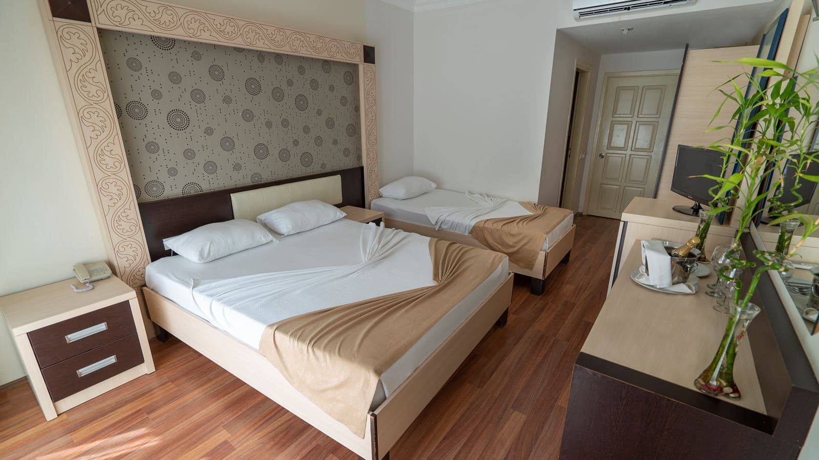 rooms-family-room