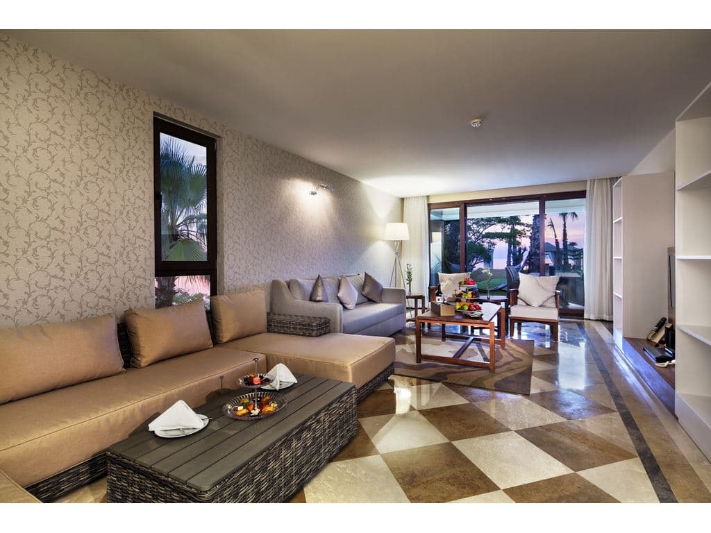 rooms-villa-royal
