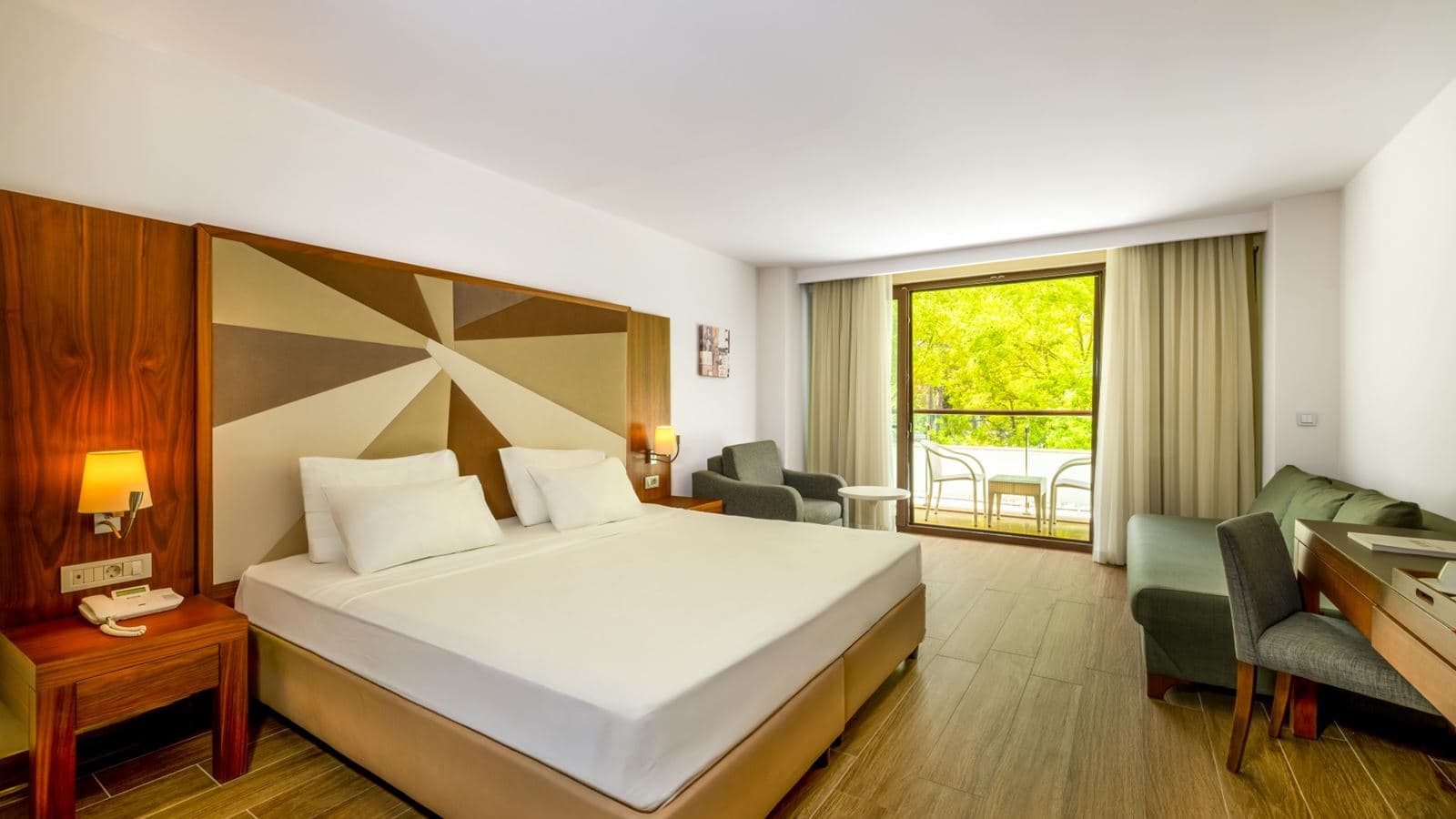 rooms-superior-room