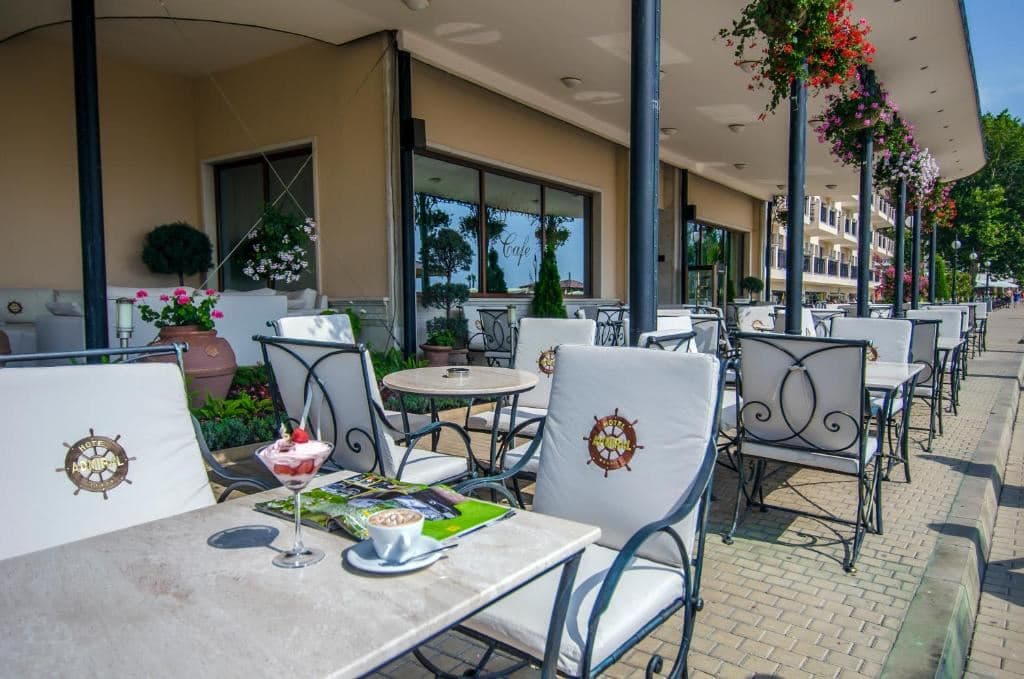 restaurants-restaurants