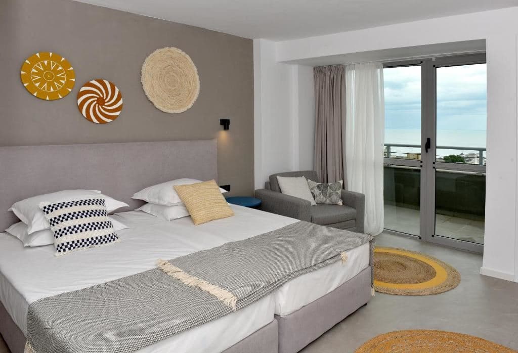 rooms-twin-standard-room-balcony-or-terrace