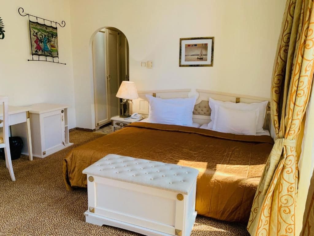 rooms-double-park-view