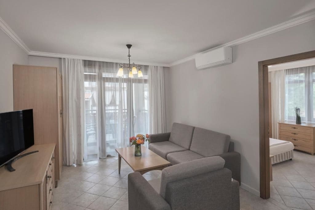 rooms-1-bedroom-apartment-park-view-balcony