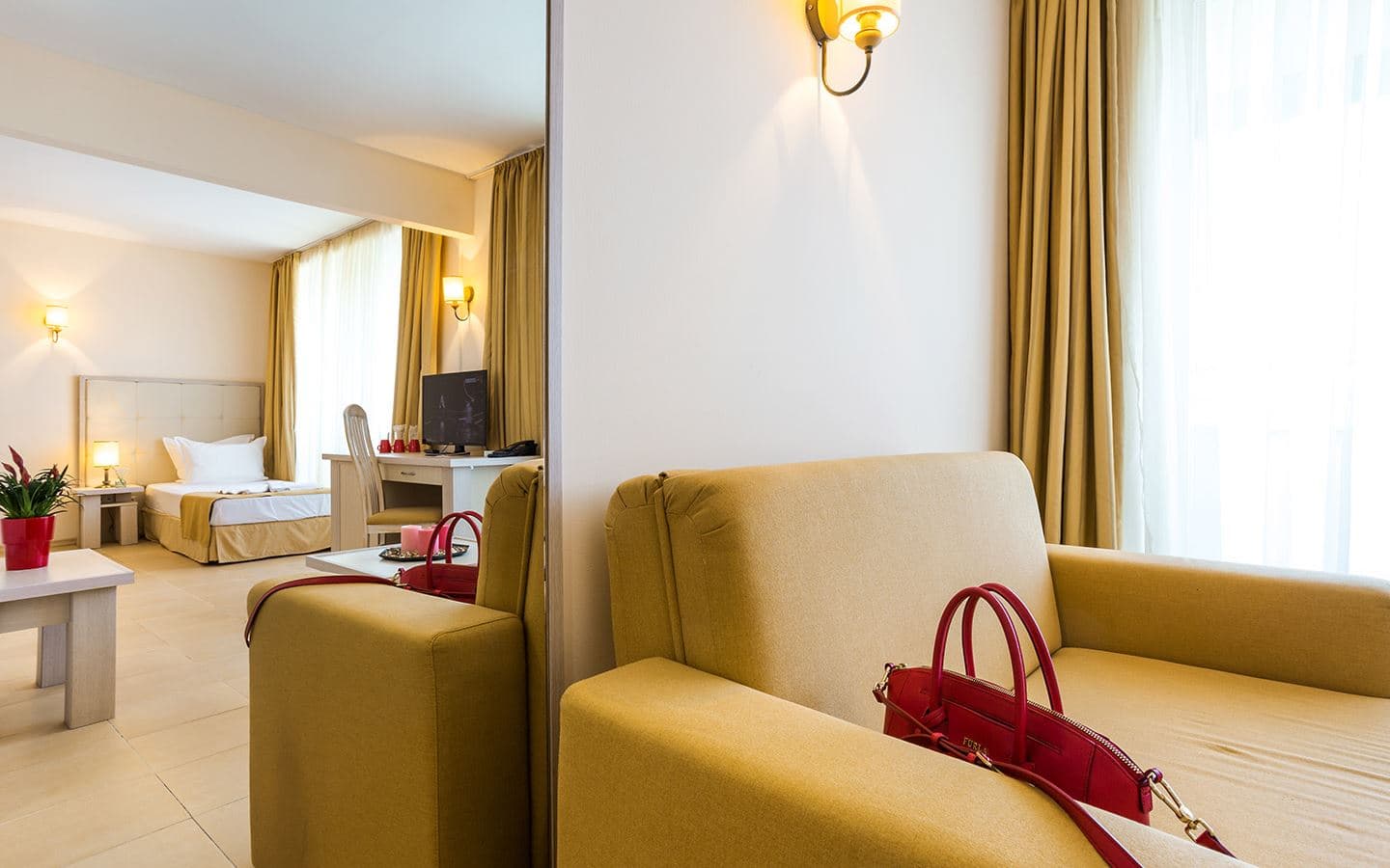 rooms-double-standard-studio-balcony