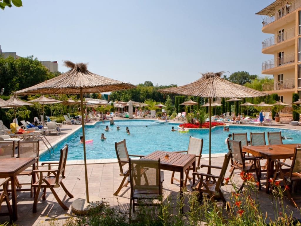 pools-outdoor-pool