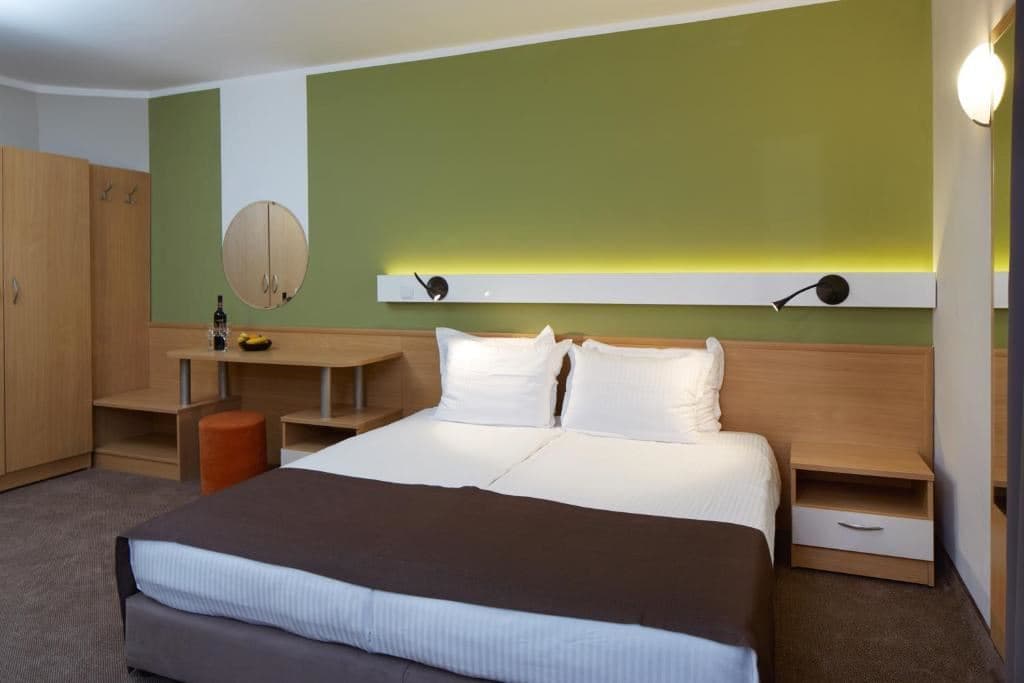 rooms-standard-studio-balcony
