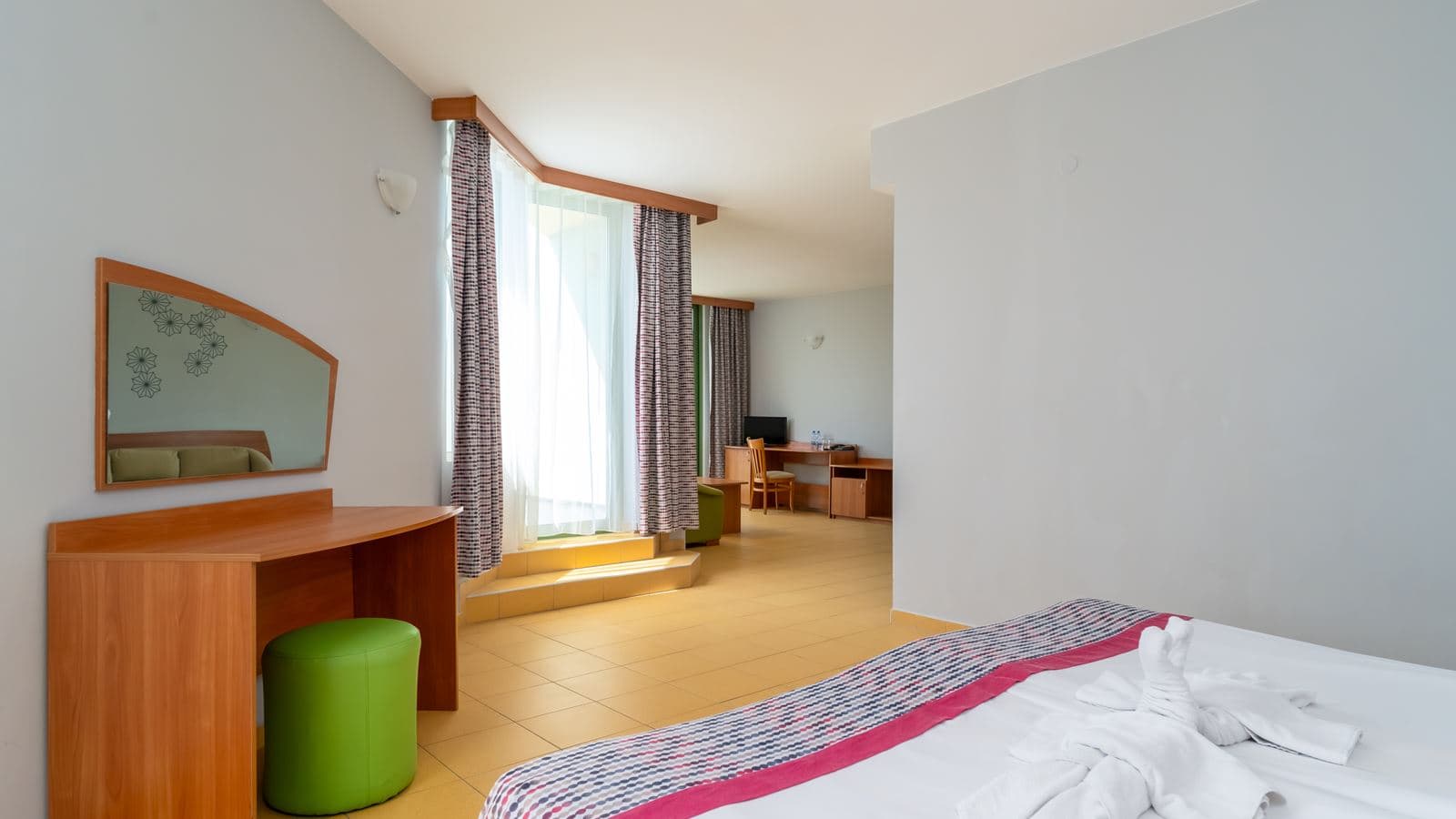 rooms-standard-juniorsuite-balcony-or-terrace