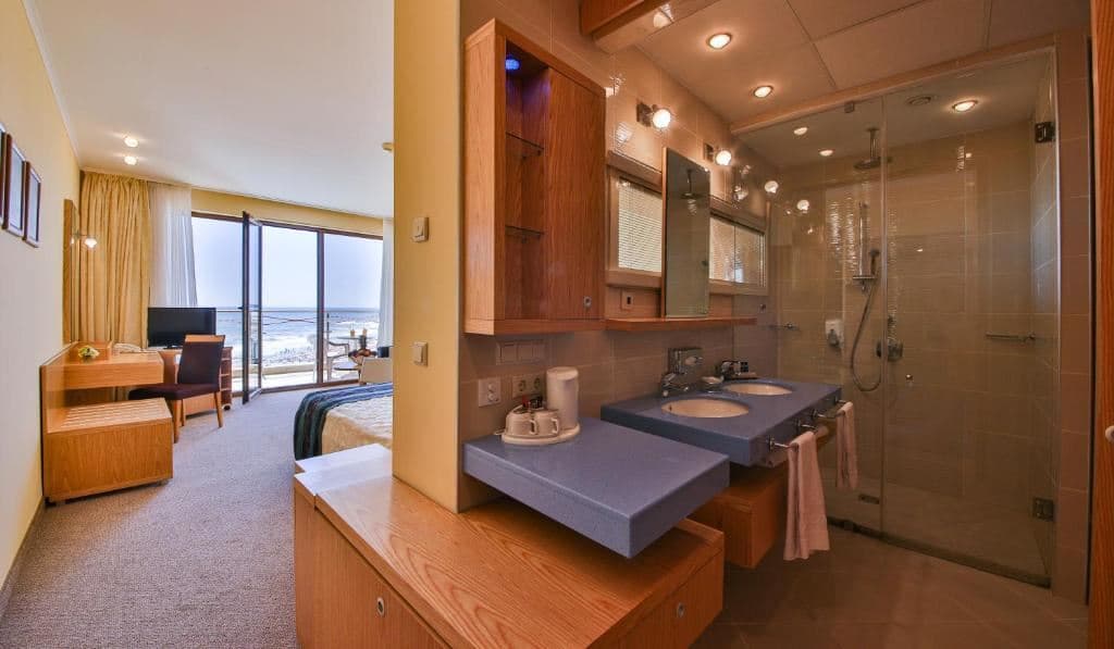 rooms-twin-superior-room-seaview-balcony-or-terrace