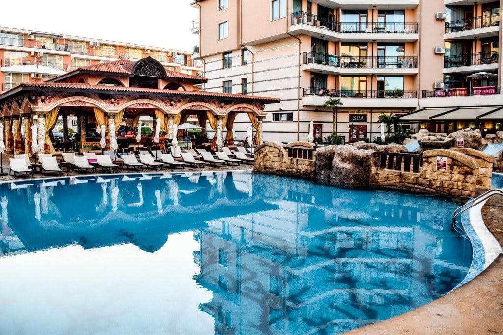 pools-outdoor-pool