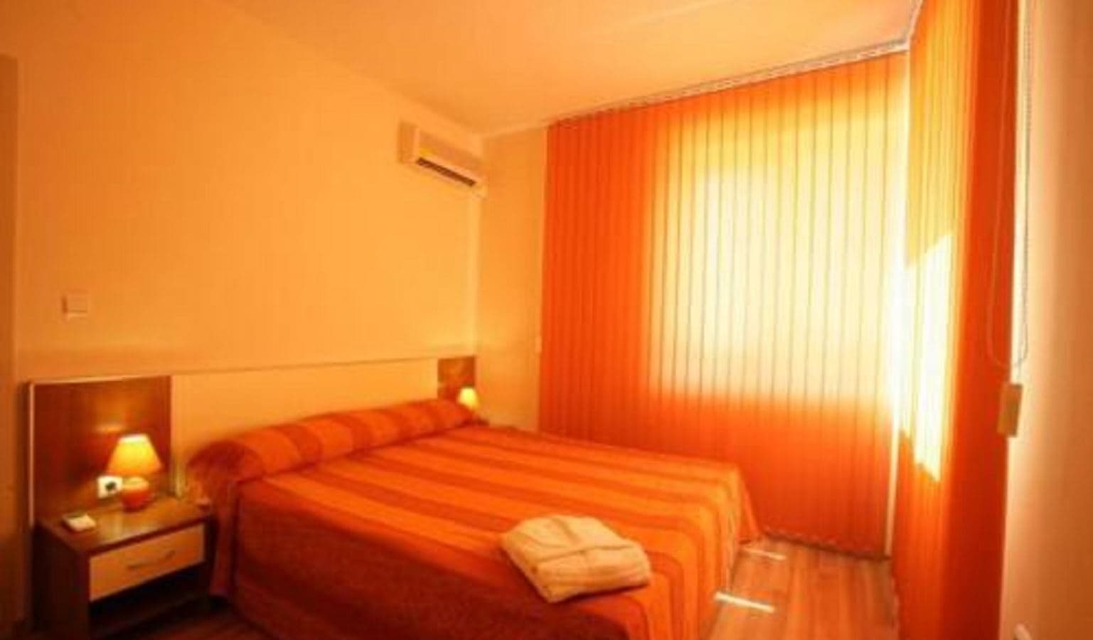 rooms-1-bedroom-standard-apartment-balcony-or-terrace