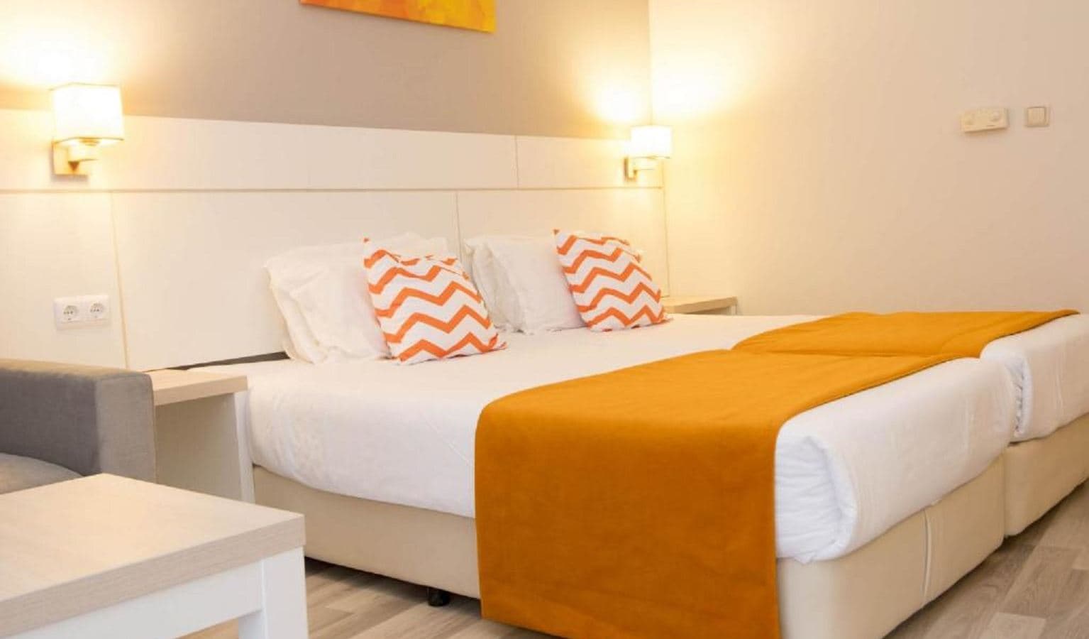 rooms-twin-standard-room-balcony-or-terrace