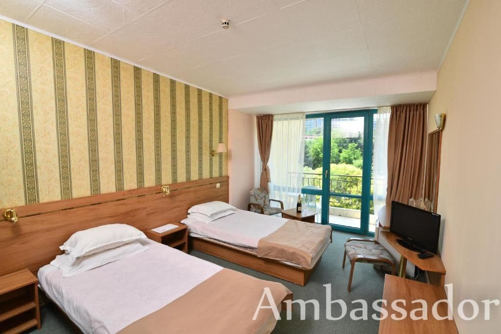 rooms-twin-standard-room-garden-view-balcony