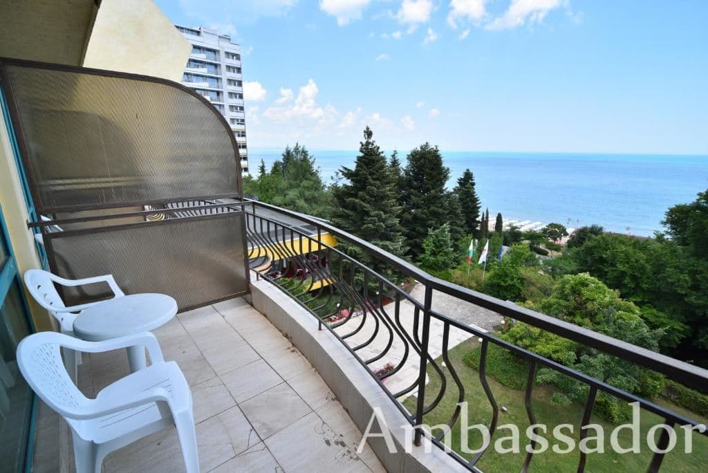rooms-twin-standard-room-garden-view-balcony