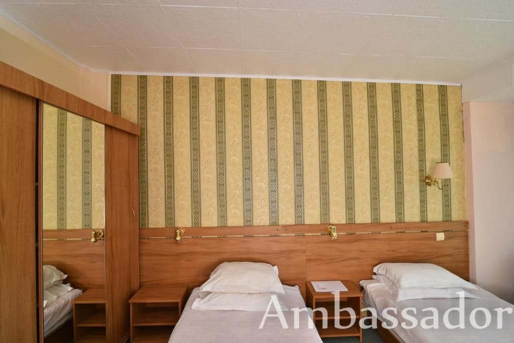 rooms-single-wchild-standard-room-garden-view-balcony