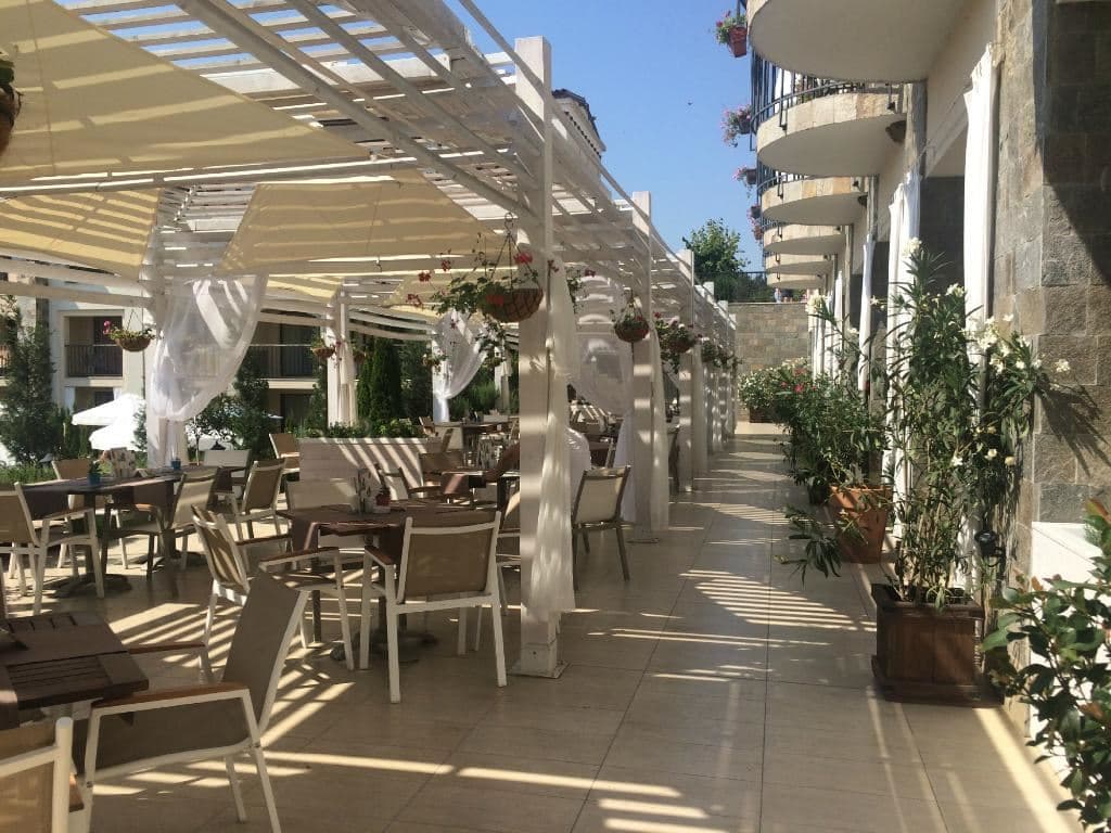 restaurants-restaurants