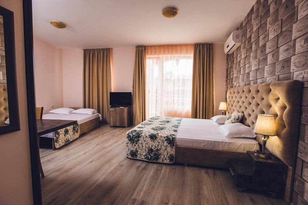 rooms-double-large-room