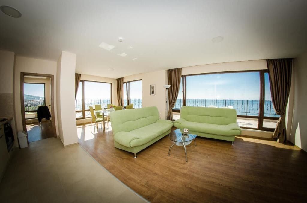 rooms-standard-apartment-balcony-or-terrace