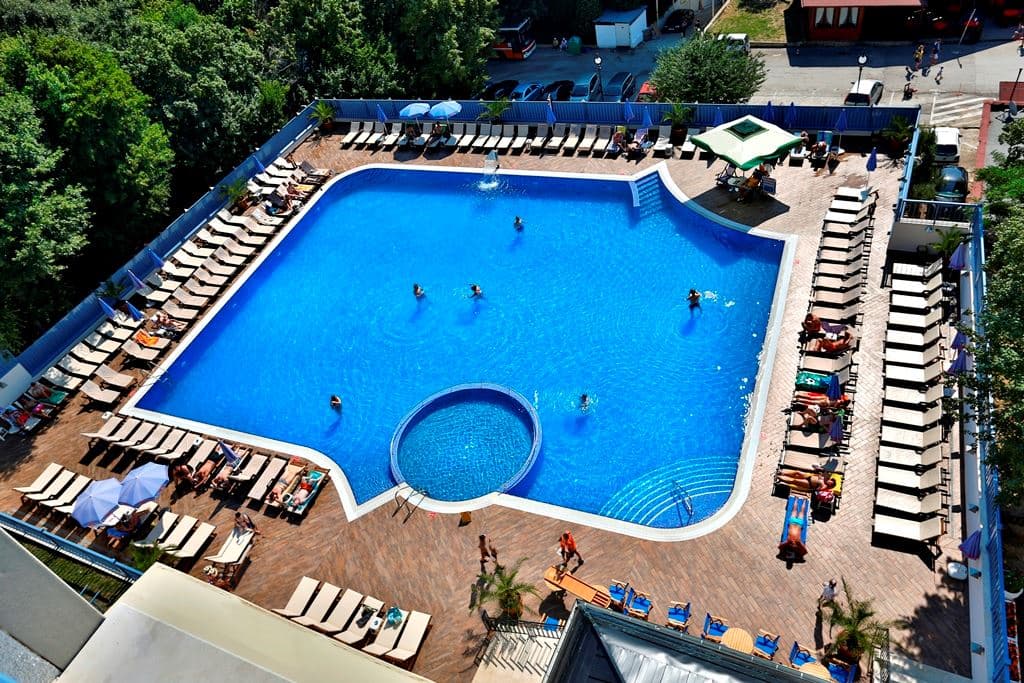 pools-outdoor-pool