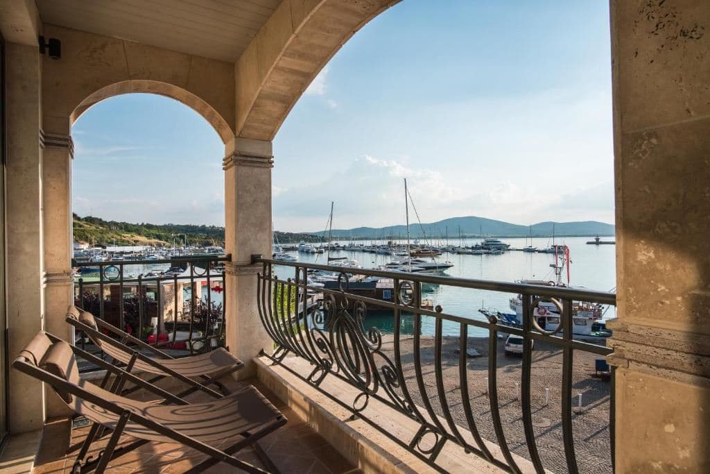 rooms-standard-apartment-garden-view-balcony-or-terrace