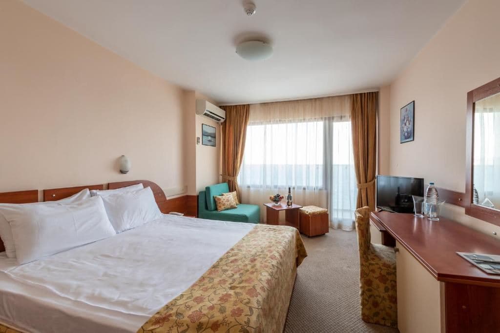rooms-double-room-direct-sea-view