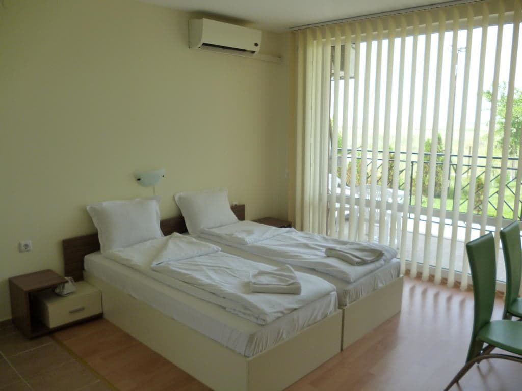 rooms-standard-studio-balcony-or-terrace