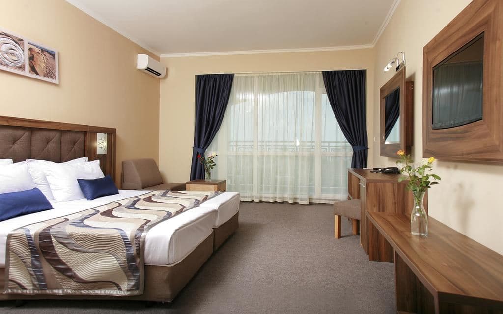 rooms-twin-superior-room-seaview-balcony-or-terrace
