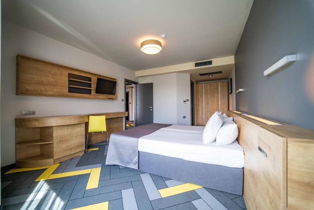 rooms-standard-family-room-balcony